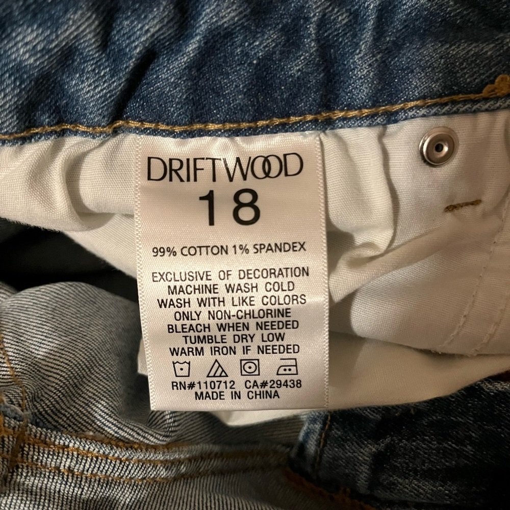 Driftwood Collette Floral Embroidered Blue Jeans - Picture 8 of 11